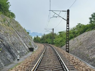 界面调查｜铁路穿村而过：一个湘西村庄与17起火车撞人事故